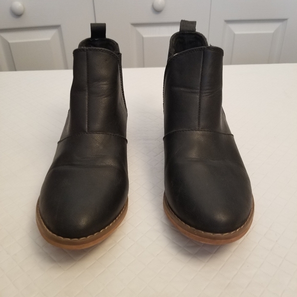 Rocket Dog Boots Womens 8  Booties Black Faux Leather Almond Toe Pull On Heels - Picture 1 of 6